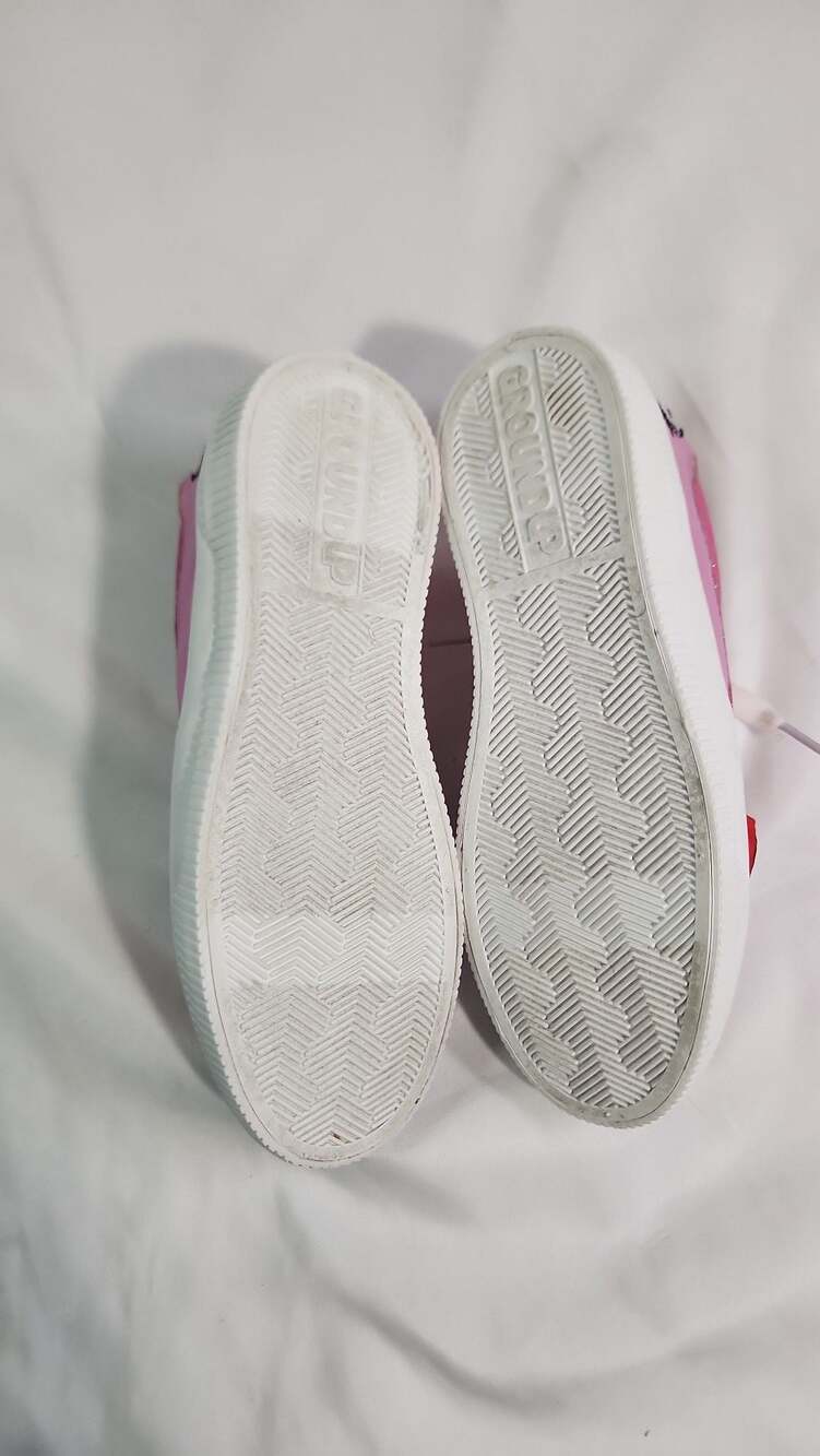 Girls Hello Kitty Colorblock Pink Low Top Sneakers - Picture 5 of 6